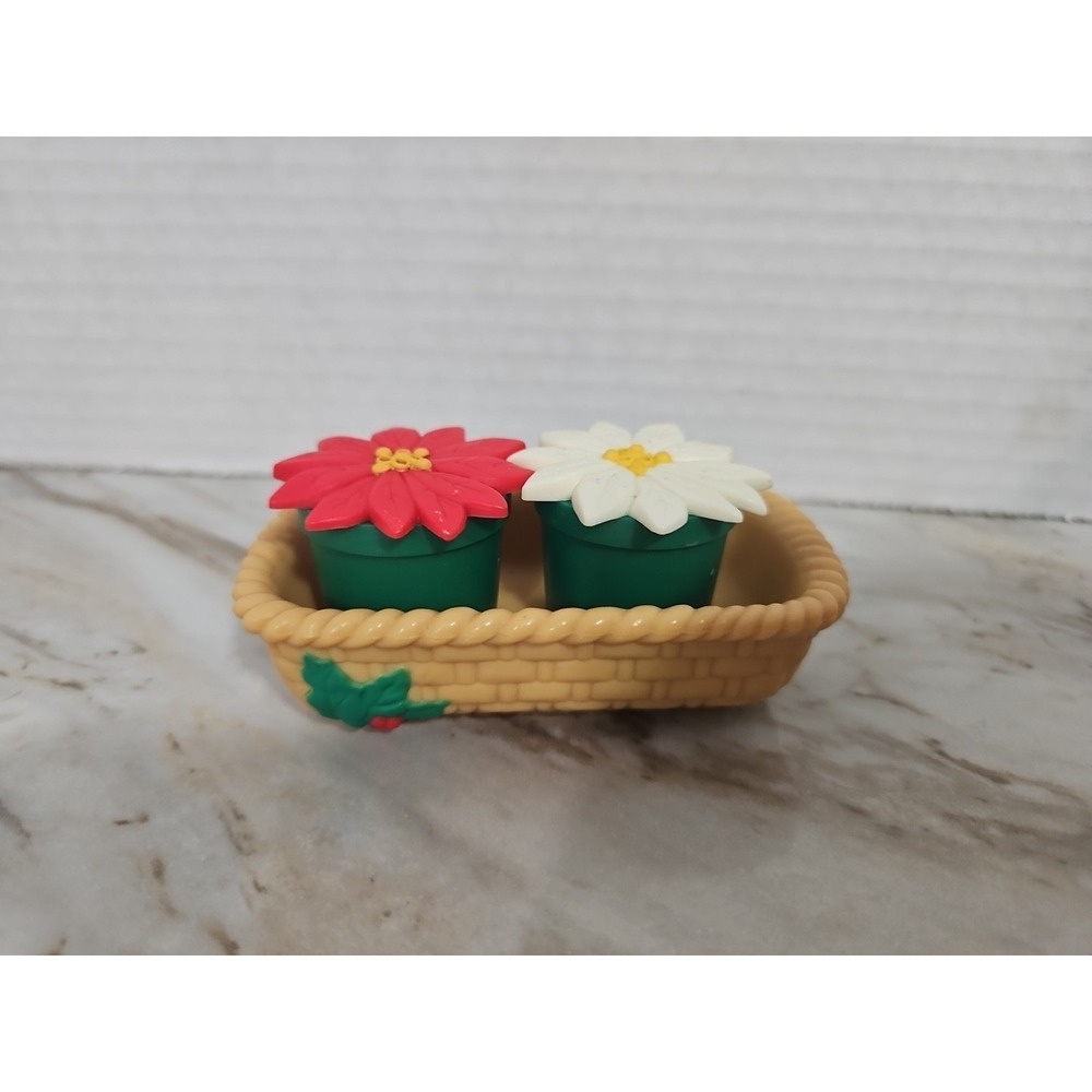 Vintage 80s Avon Christmas Poinsettia Flowers Salt and Pepper Tabletop Shakers